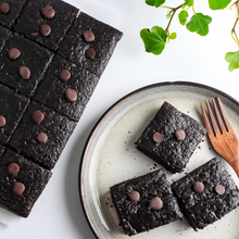 Load image into Gallery viewer, Chocolate Brownie Cake