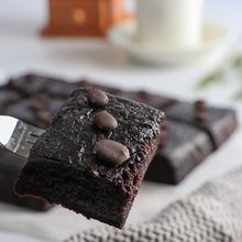 Load image into Gallery viewer, Chocolate Brownie Cake