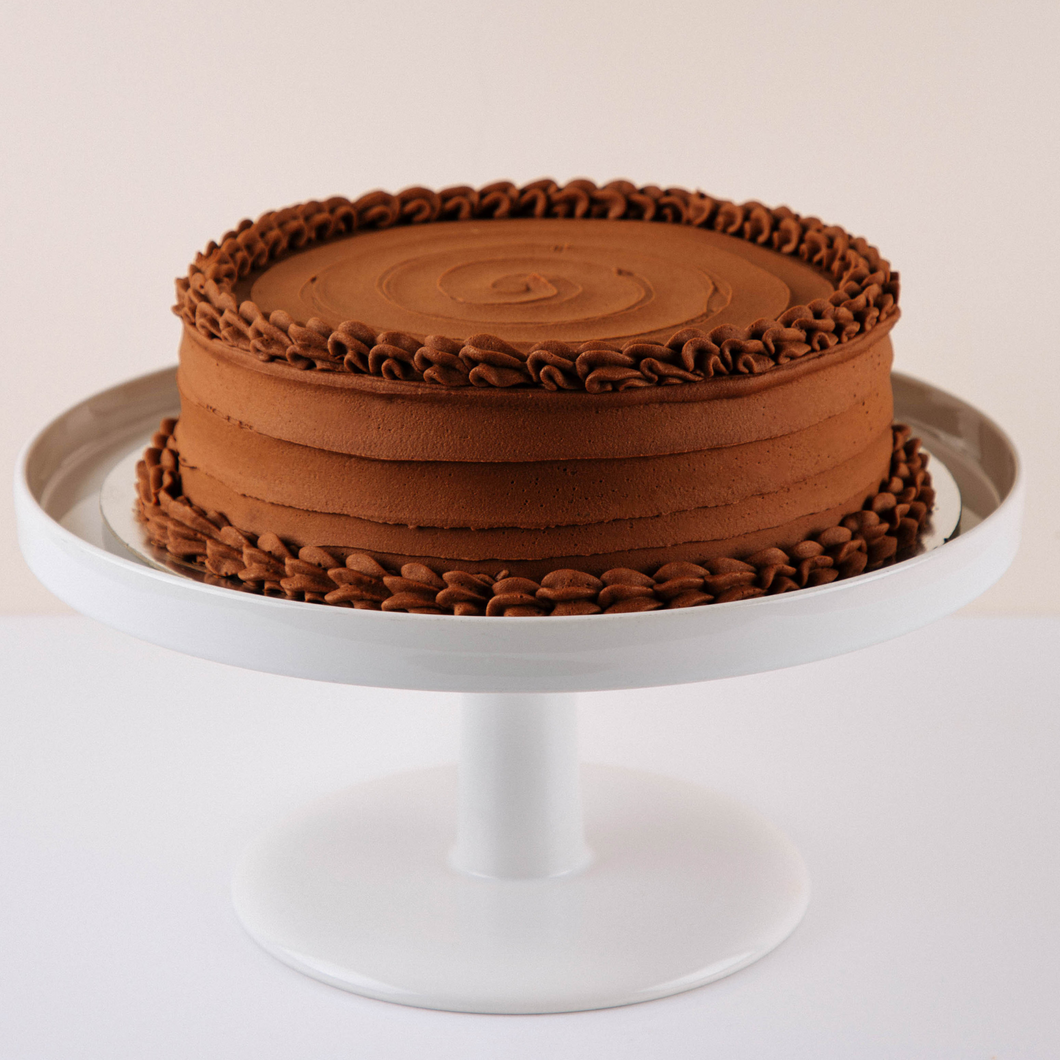 Quintessential Chocolate Cake with Whipped Chocolate Frosting - Cake Paper  Party